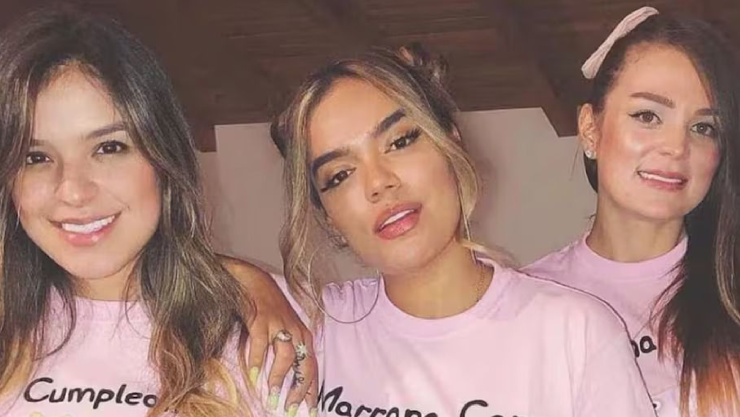 Karol G y hermanas