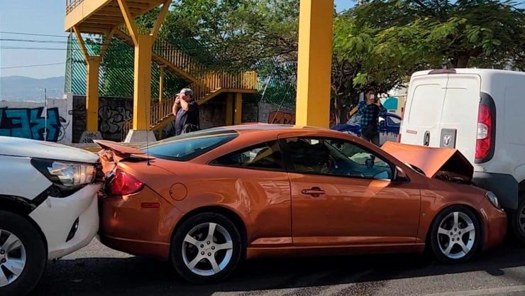 ¡Carambola en el Libramiento Norte! Choque entre 4 vehículos causa caos vial