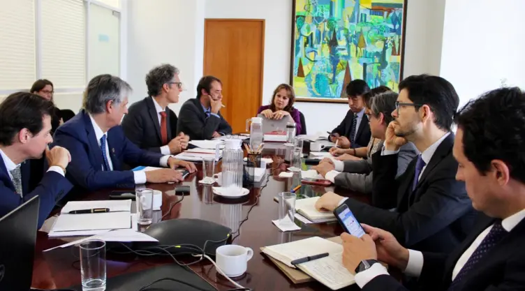 México y ACNUR se reúnen para atender situación de personas solicitantes de refugio