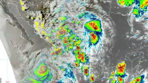 Flossie se intensificó a Huracán de categoría 3 en la escala Saffir Simpson