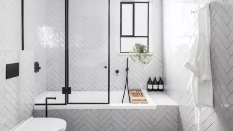30 ideas para remodelar tu baño con tina: lucirá elegante con la bañera