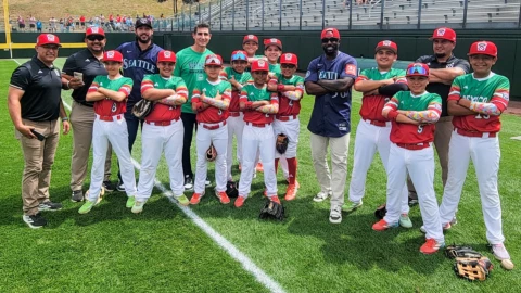 Randy Arozarena El Swing Perfecto.jpg