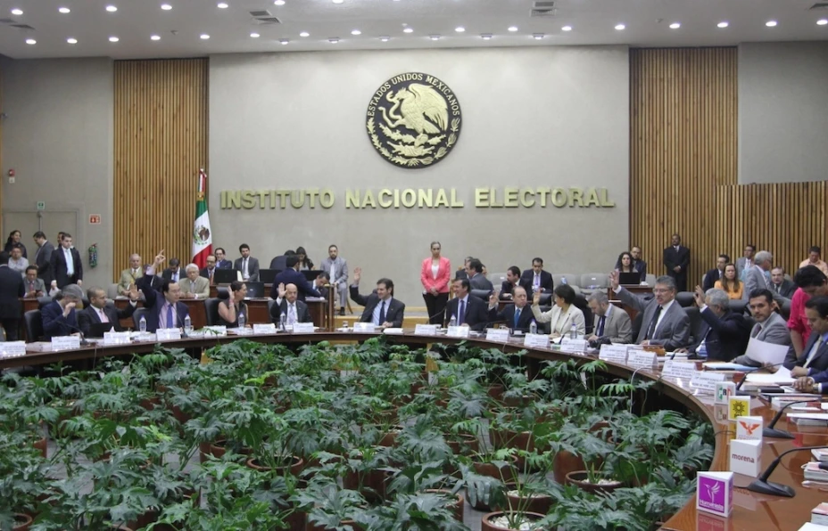 Precisó que se contemplan 2 procesos de distribución de materiales, el primero que ya se cumplió y el segundo que incluye las boletas electorales y la lista nominal.