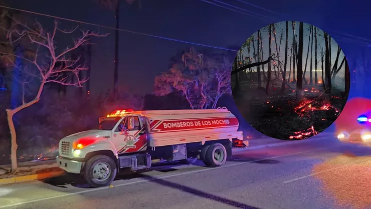 Incendio frente al CUM en Los Mochis