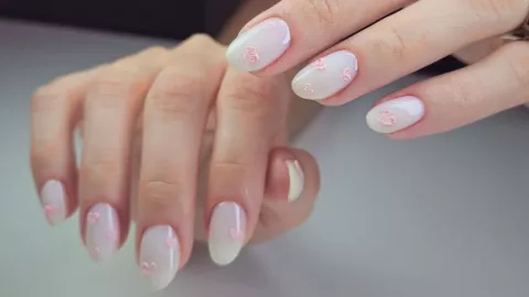 ideas de manicura rusa que alargan y estilizan los dedos