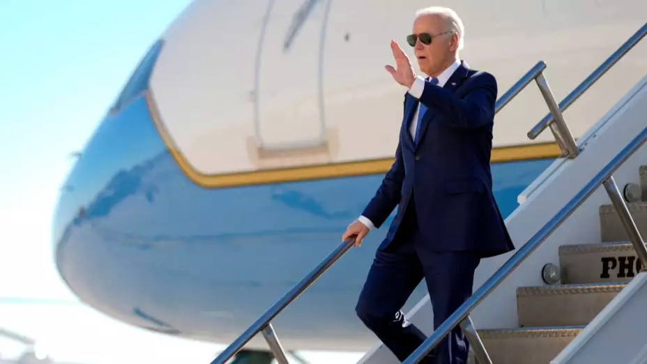 Joe Biden en el aeropuerto JFK, en Nueva York.