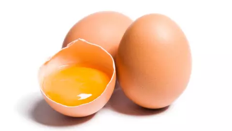 carotenoides Cempas&uacute;chil huevo