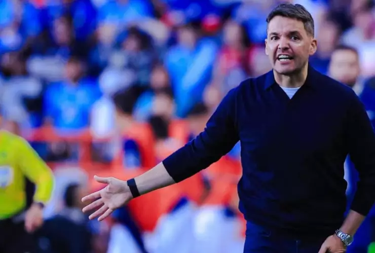 Larcamón, DT de Cruz Azul