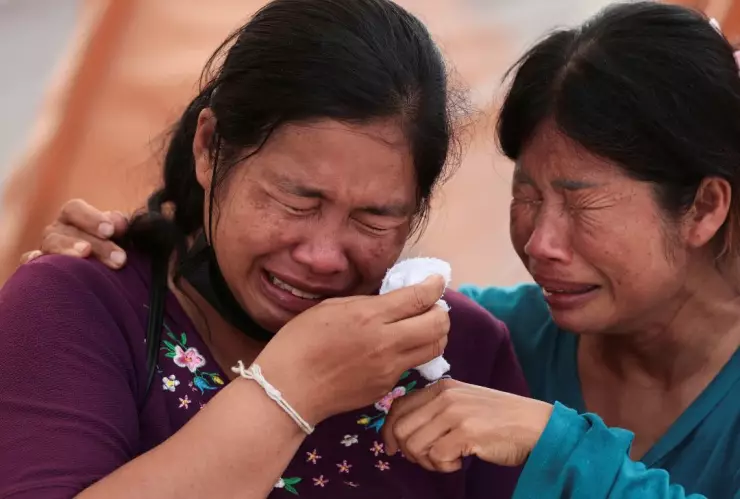 Enfermeras terremoto Myanmar (2).jpg