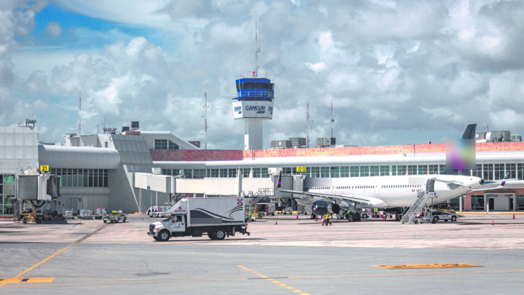 Estos son los vuelos programados en el aeropuerto de Cancún HOY 12 de abril del 2025.jpg