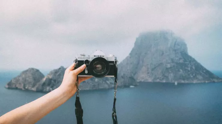 Un turista muere golpeado por helicóptero al tomarse foto selfie en Grecia.