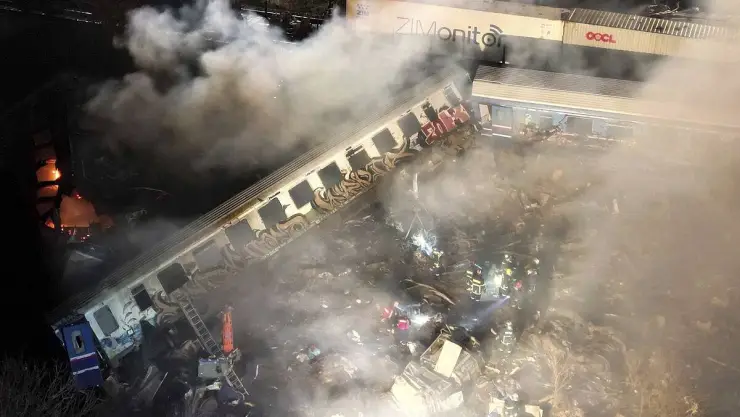 Se descarrila tren en Atenas Grecia.