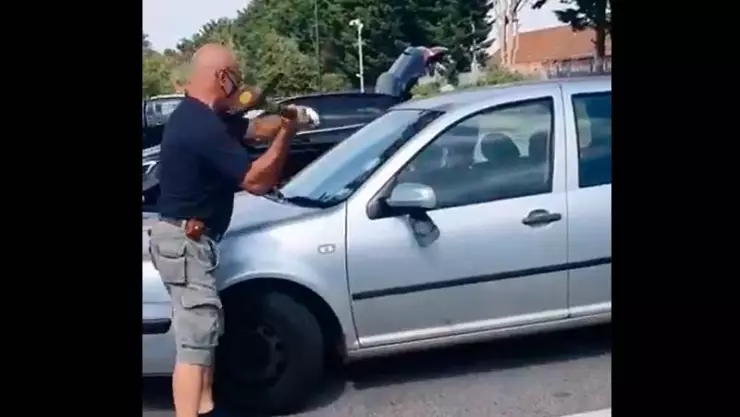 Hombre salva vida de un perrito que estuvo a punto de morir sofocado por el calor