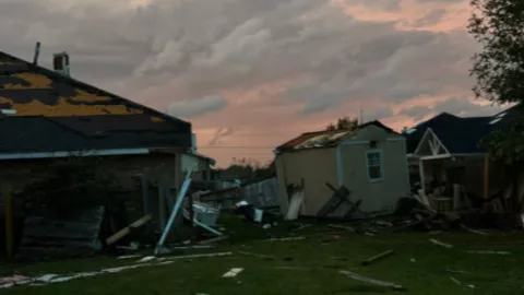 Un tornado registrado el lunes en el noroeste del condado de Harris dejó daños en viviendas, cortes eléctricos y cierres viales
