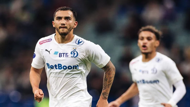 Luis Ch&aacute;vez con el Dinamo de Mosc&uacute;