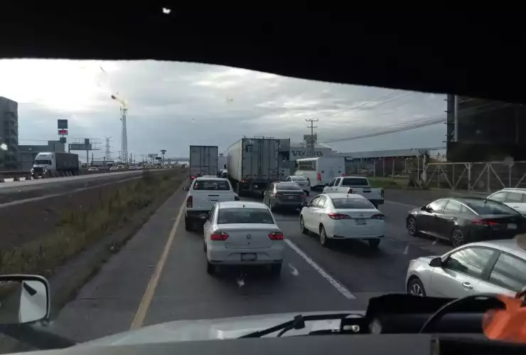 Tráfico hoy Querétaro en la México-Querétaro martes 8 de octubre 2024 Querétaro choques y accidentes