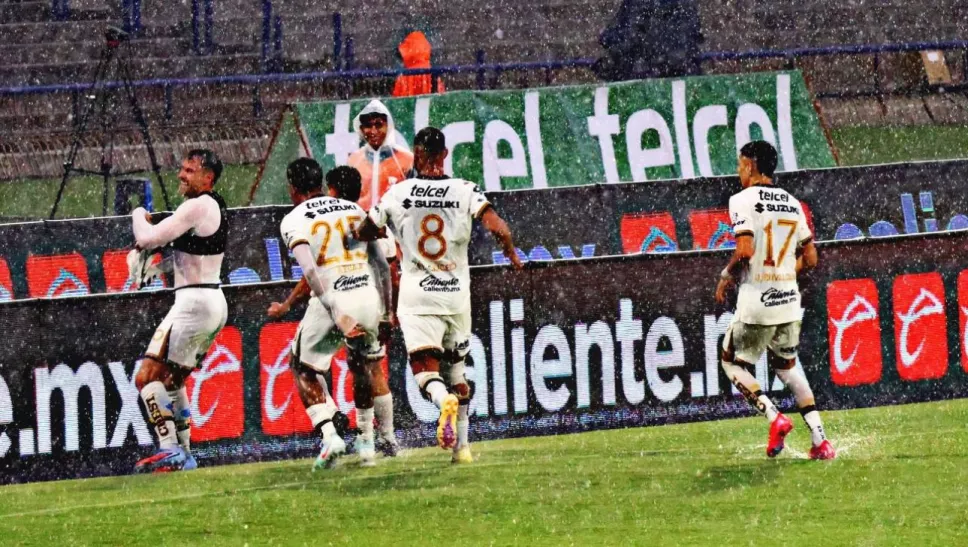 Primer gol de Aaron Ramsey con Pumas