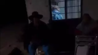 Abuelita echada a la calle