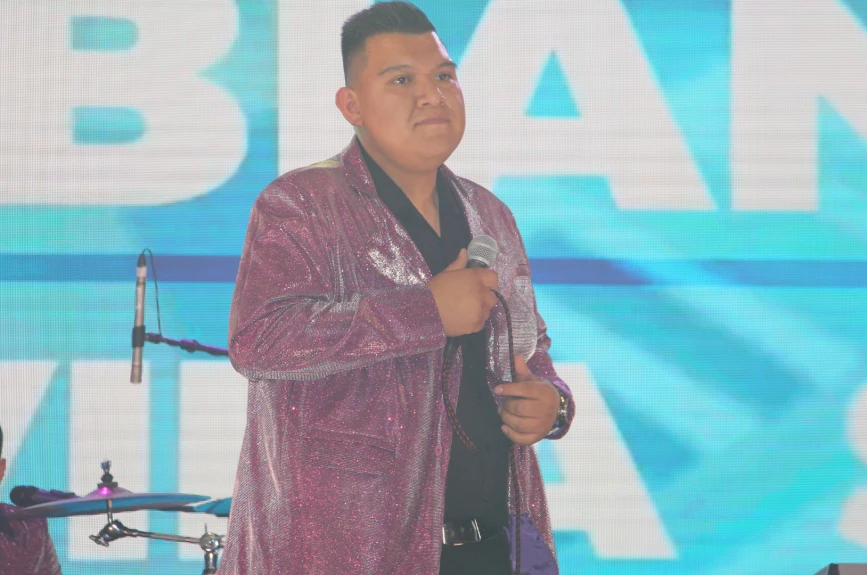 Gran ambiente se vivió durante la presentación.