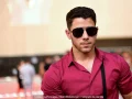 Nick Jonas enloqueció a miles de fans con su aspecto y look.
