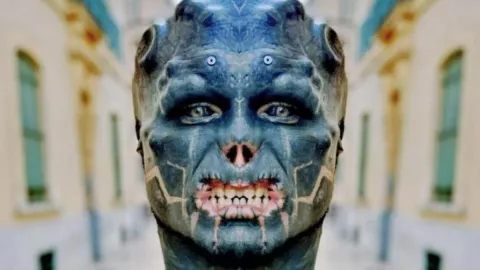 Cirugías rostro alien 2.jpg