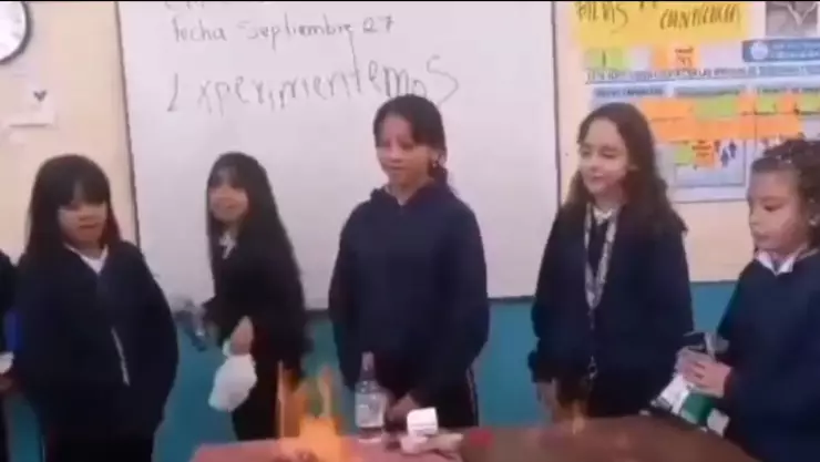 Explota experimento escolar en clases.jpg