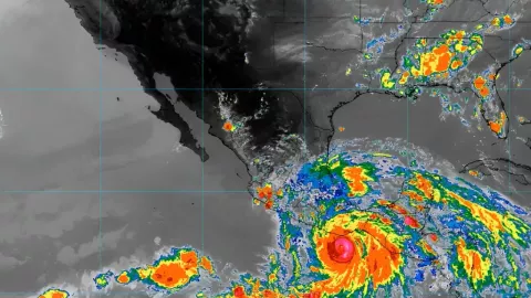 Huracán Erick toca tierra hoy jueves 19 de junio 2025