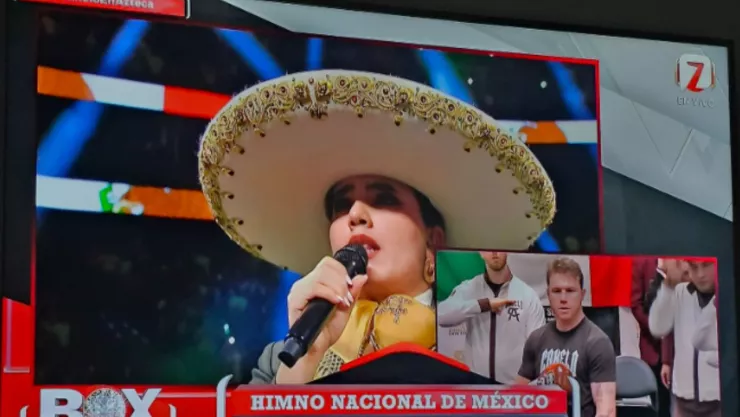 Equivocacion_de_Camila_Fernandez_Himno_Nacional_Canelo_vs_Berlanga