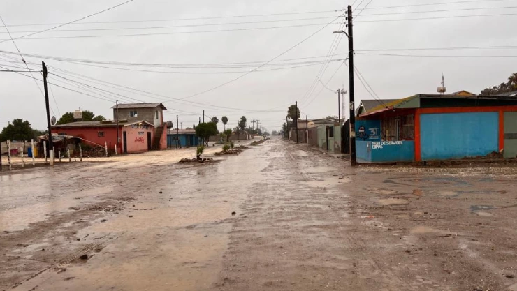 Los vientos del huracán Hilary disminuyeron de intensidad y ahora es un huracán de categoría 1.