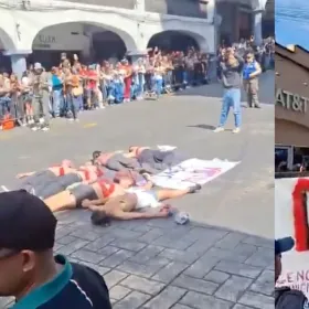 Estudiantes de la UAEM irrumpen desfile militar en Cuernavaca.