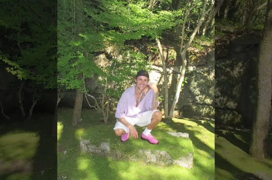 Justin posando.jpg