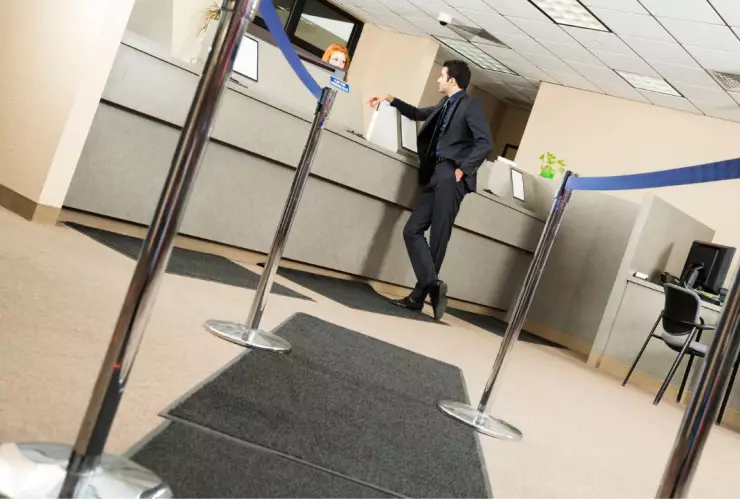 Interior de una sucursal bancaria