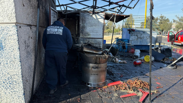Explota un puesto de carnitas por un cilindro de gas L.P en Aguascalientes