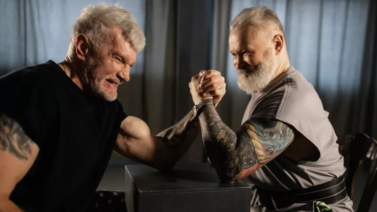 3 ejercicios para tonificar los brazos ideales para mayores de 50 años