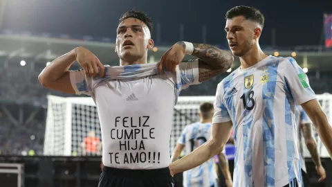 Lautaro festeja gol de Argentina