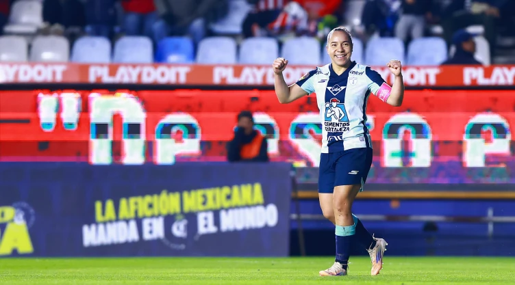Charlyn Corral con Pachuca