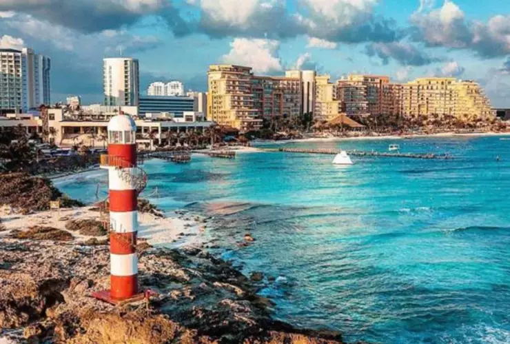 ¿Conoce el faro frente al Caribe Mexicano? Esto debes saber sobre Punta Cancún