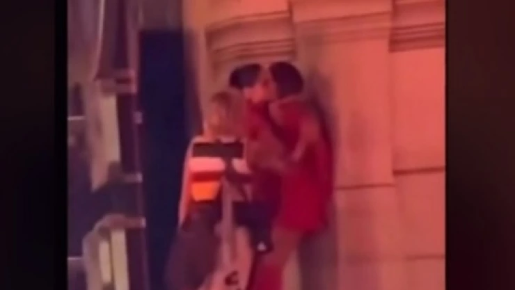 Belindo llorando París