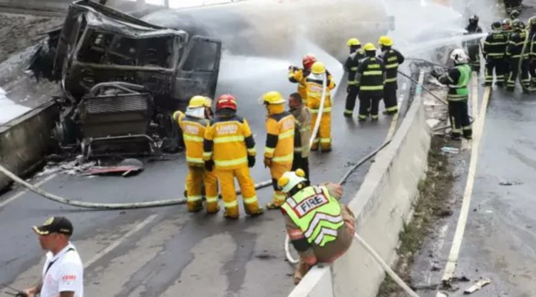 Aumenta a 21 el número de fallecidos por la explosión de una pipa en Iztapalapa