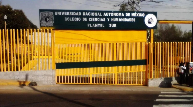 Foto de entrada del CCH Sur.