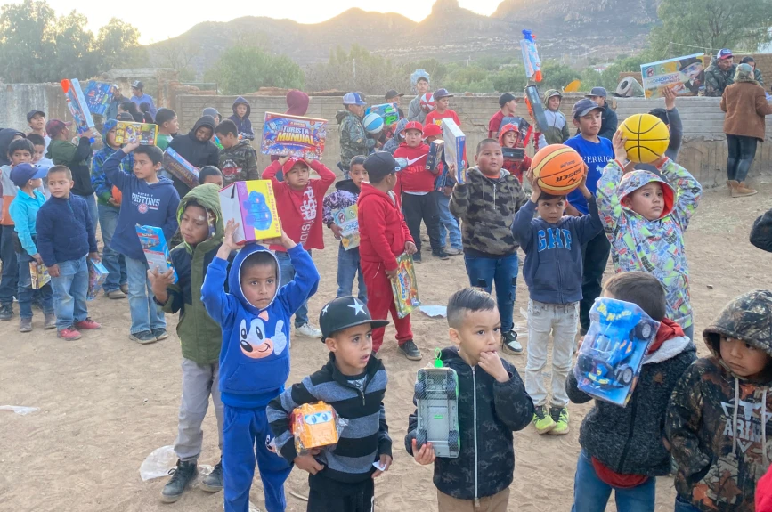 ¡El Juguetón Azteca llegó a Durango para llevar un Día de Reyes memorable!