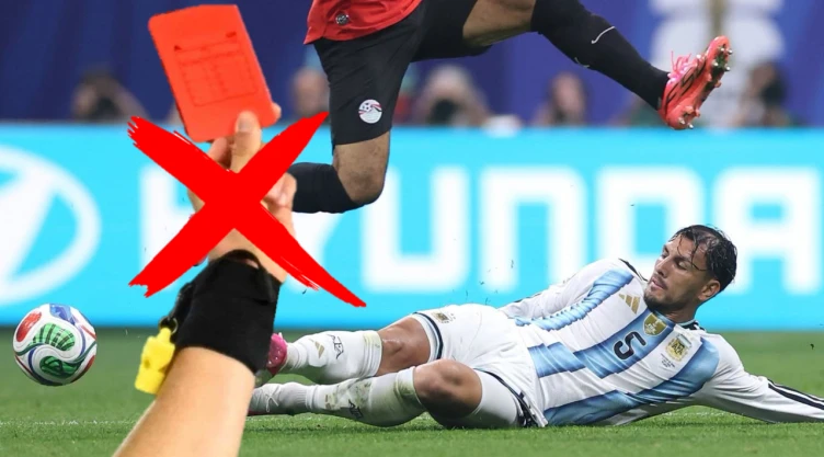 Jugada Argentina tarjeta roja Egipto