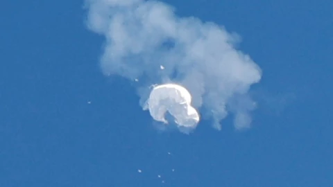 Globo chino en México Niegan permiso al Pentágono para sobrevolar cielo mexicano.jpg