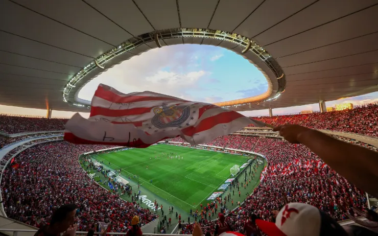 El Estadio Akron, casa de Chivas, es el considerado de más mala suerte según la IA