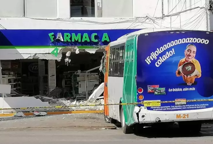 accidente camion farmacia