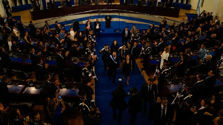Mayoría oficialista en el Congreso salvadoreño aprobó la reducción de 84 a 60 diputados como medida de reducción del gasto público