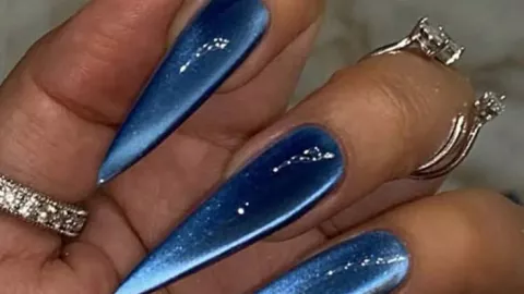 11 modelos de uñas azules sencillas, pero elegantes: poco elaboradas y hermosas