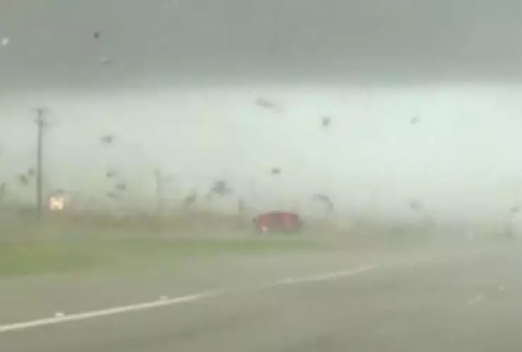 camioneta escapó de tornado en texas