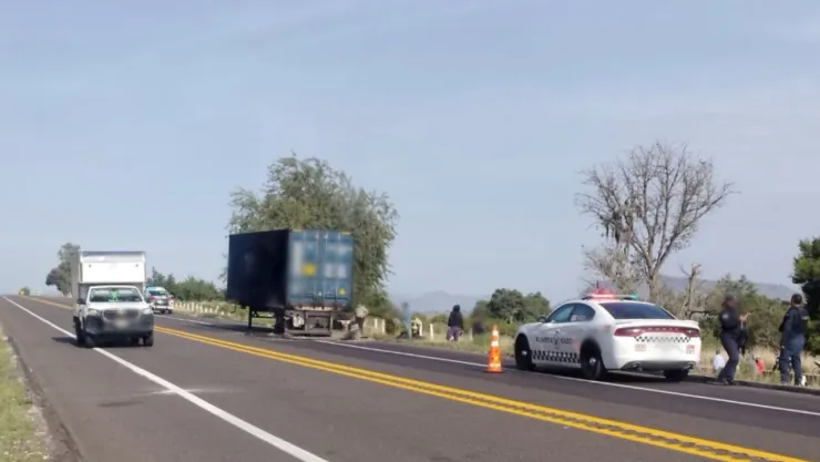Incendio de tráiler provoca cierre en la carretera Amozoc-Perote hoy; así quedó