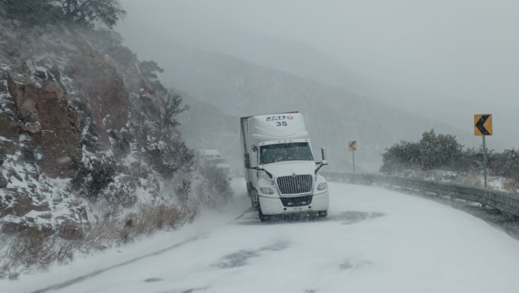 cierre carretera Janos Agua Prieta.jpg